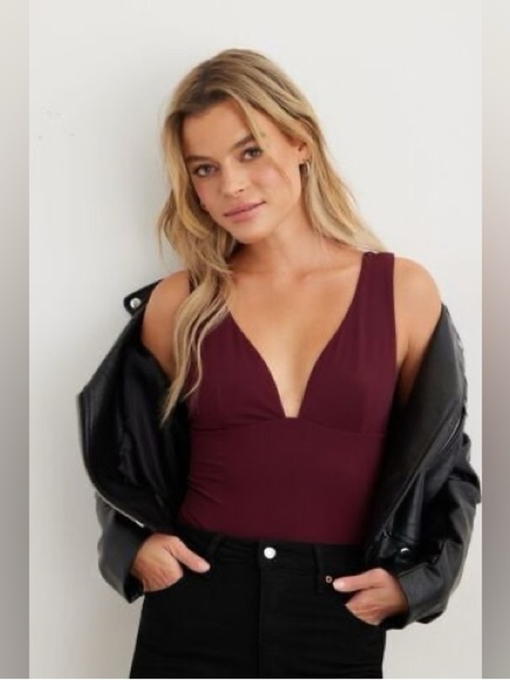 Dynamite V-Neck Sleeveless Bodysuit in Burgundy